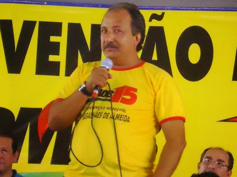 Ex-prefeito João Cândido.