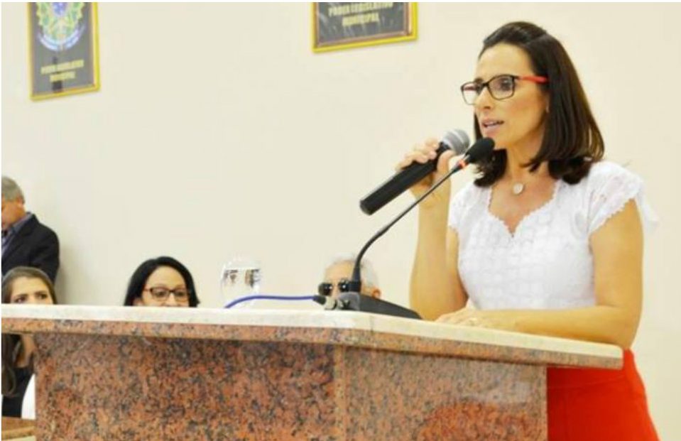 Prefeita Gilvana Evangelista de Souza.